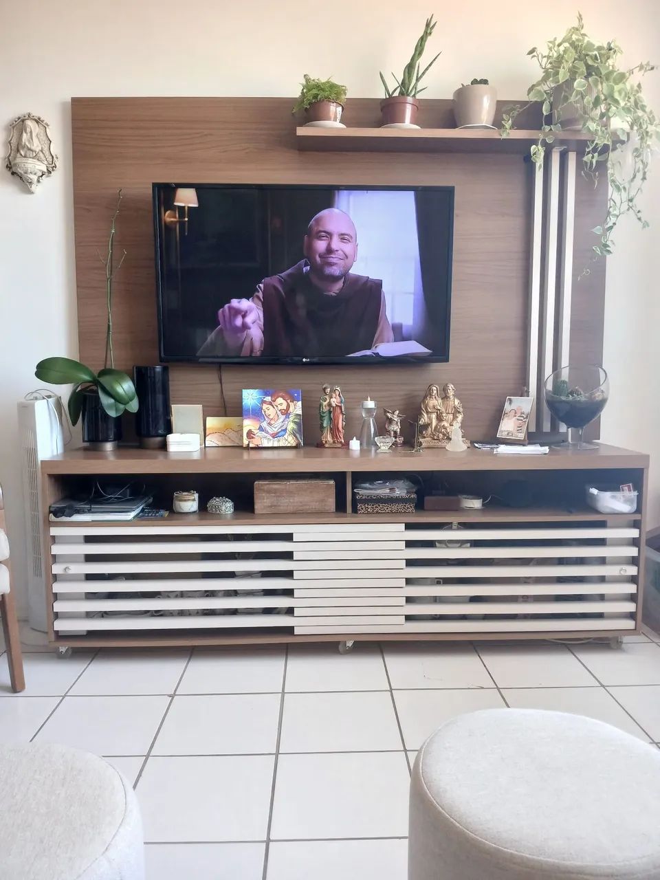 Rack com painel semi novo