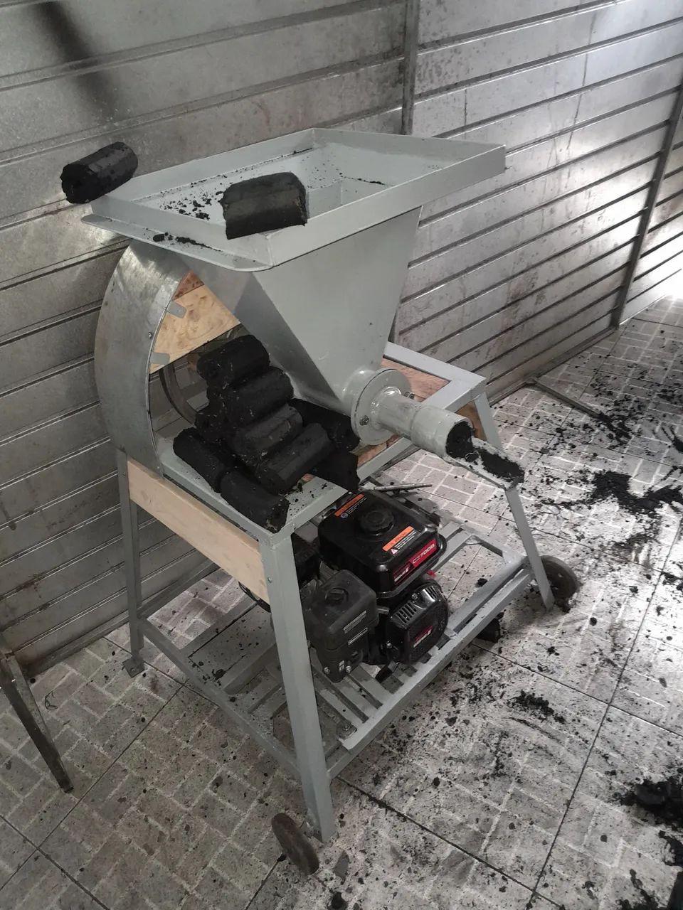 Maquina briquetes  - Foto 2