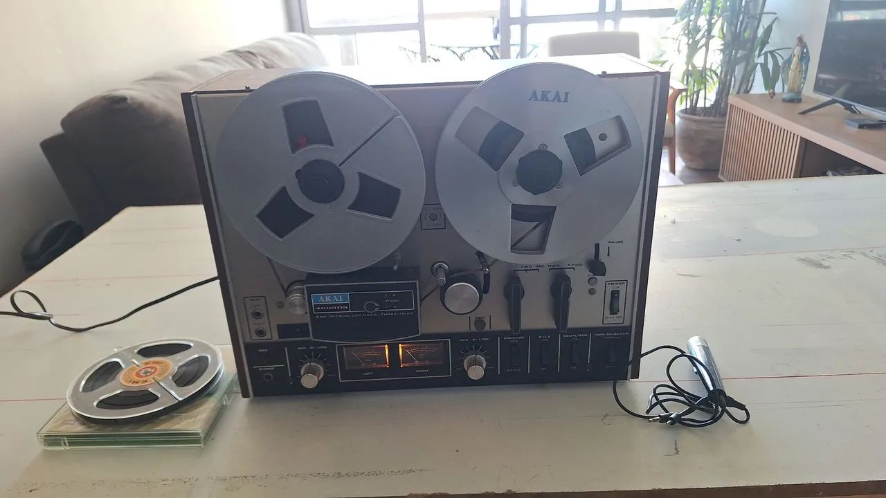 Gravador Akai de rolo