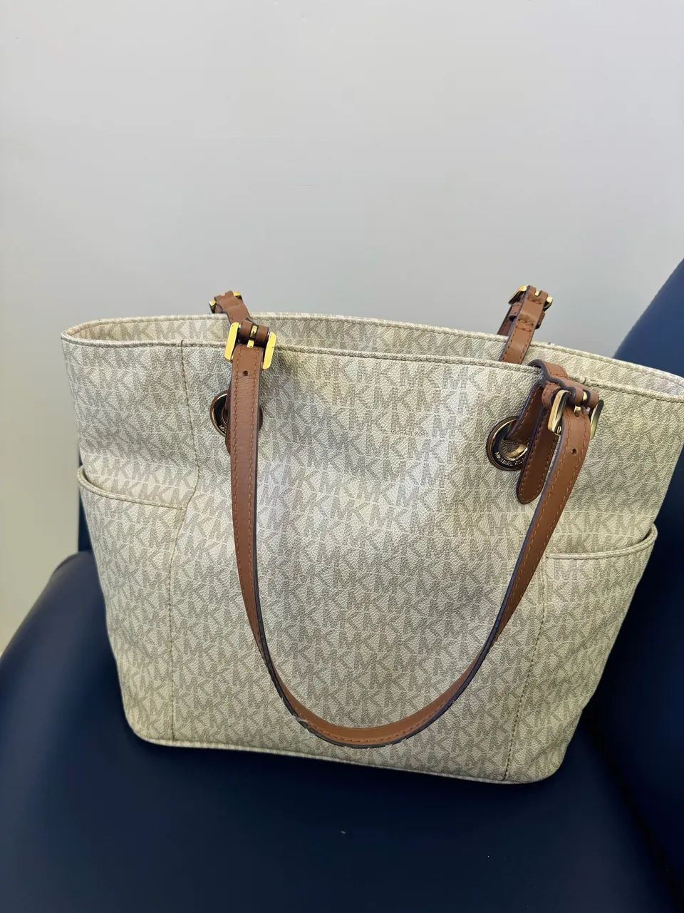 Bolsa Michael kors bem conservada venda rápida  - Foto 2