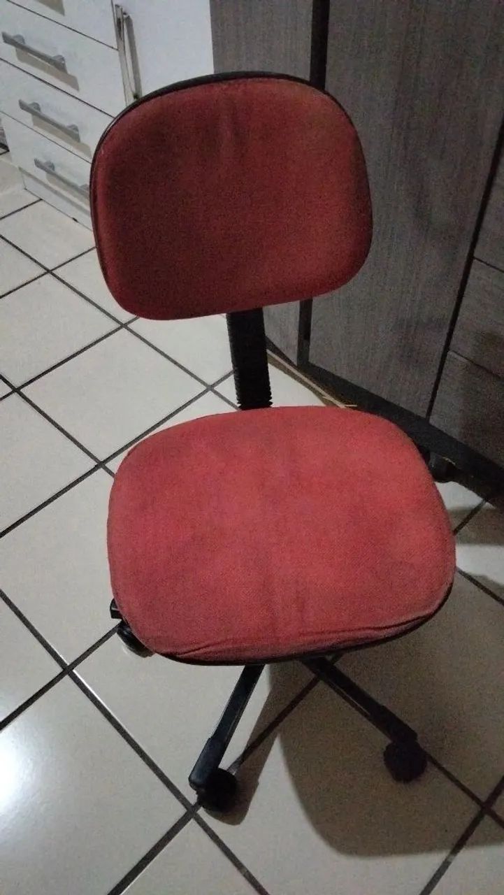 Cadeira de Escritório Giratória - Usada - Foto 2