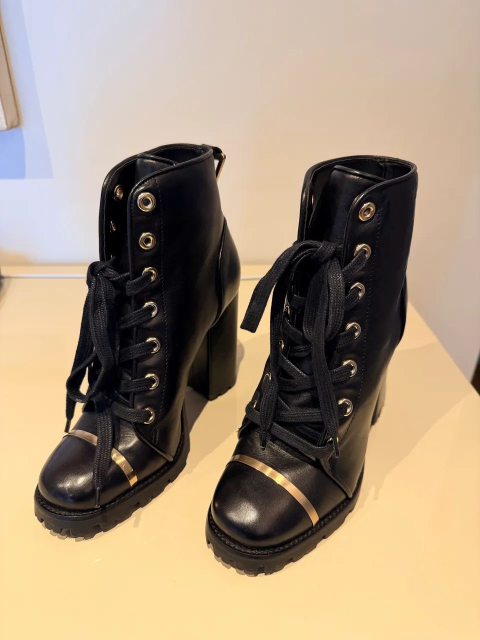 Bota preta SCHUTZ  - Foto 2