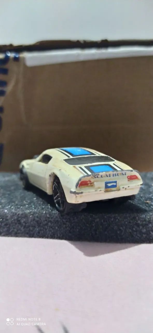 Miniatura Hotwheels usada com arranhões e marcas de uso  - Foto 2