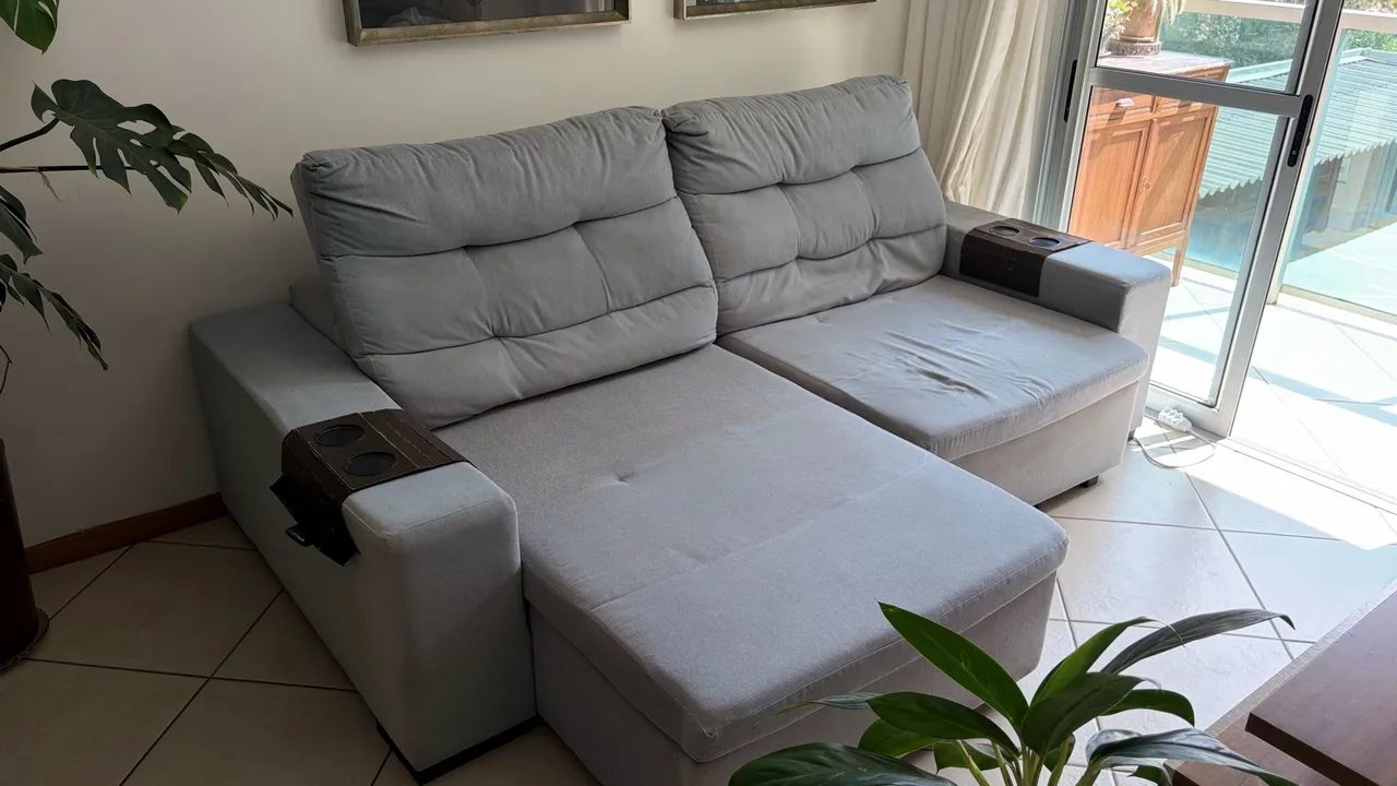 Sofá retrátil com chaise 3 lugares 