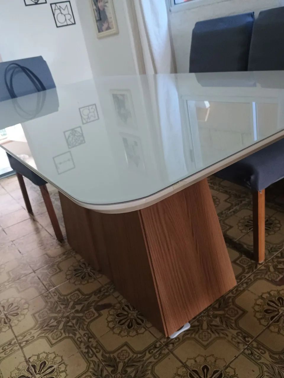 Mesa com 6 cadeiras 