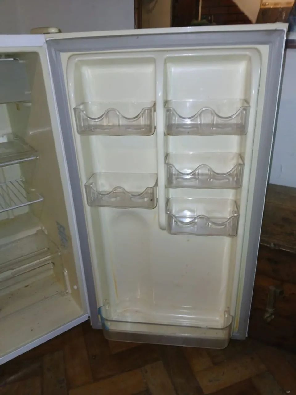Frigobar electrolux 120 litros  - Foto 3