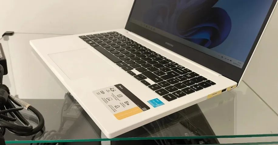 Notebook Samsung Book | Celeron 6305 | 8GB | 240GB SSD | UHD | 15.6" - Foto 3