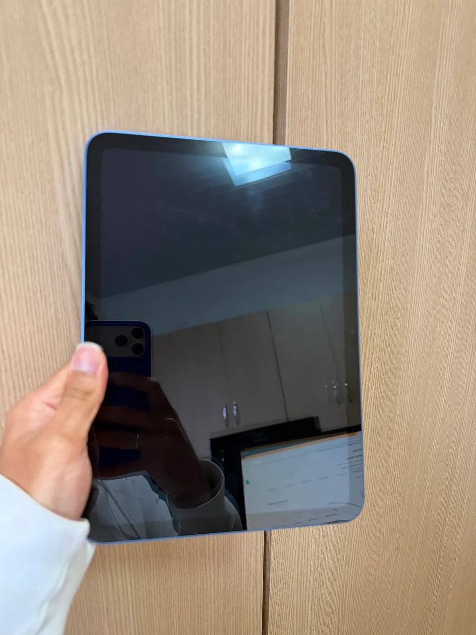 Apple iPad 11" A16 Wi-Fi 128GB Azul - Bateria: 100% - Foto 2