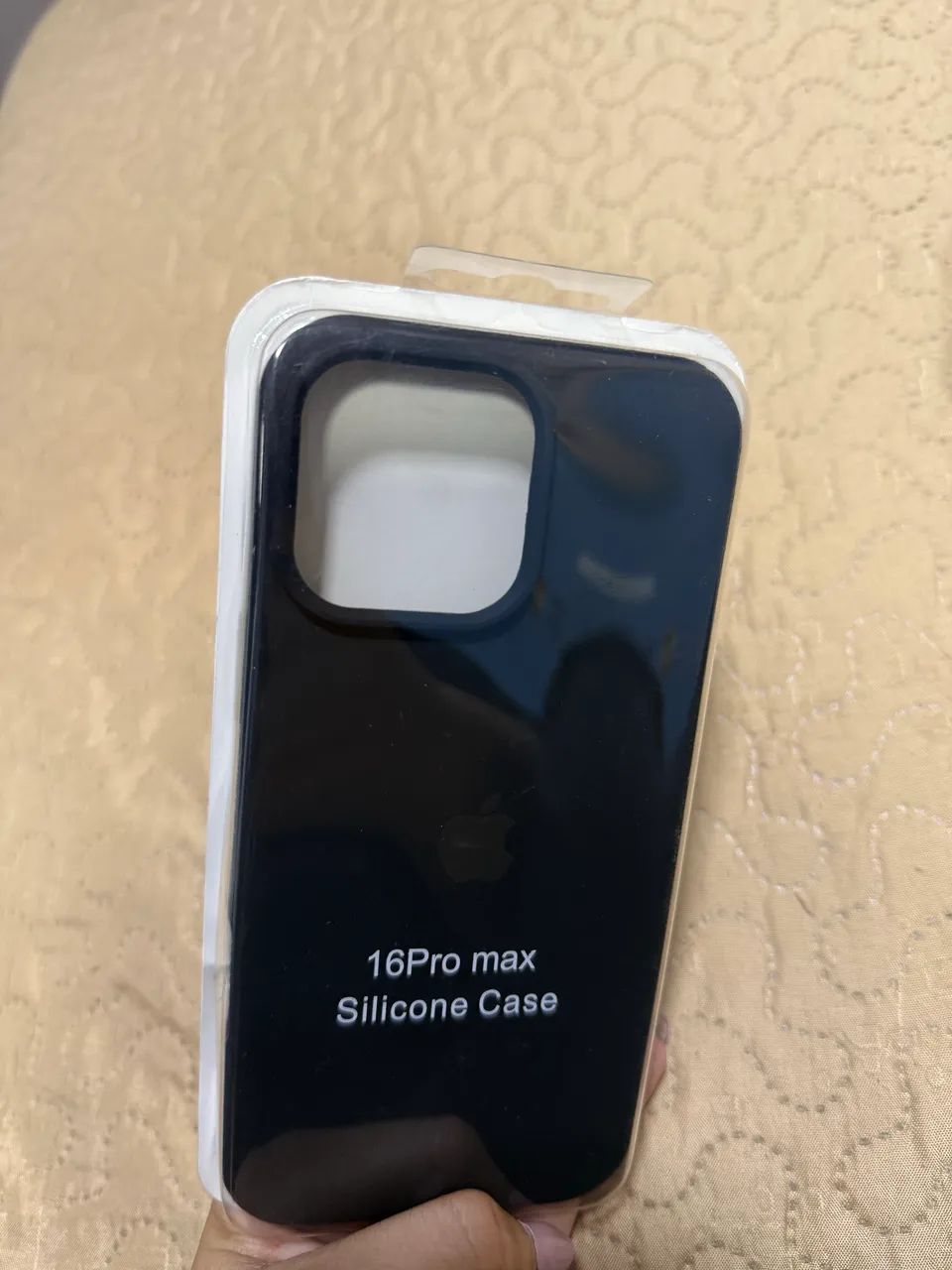 Capa de silicone preta iphone 16 pro Max  - Foto 2