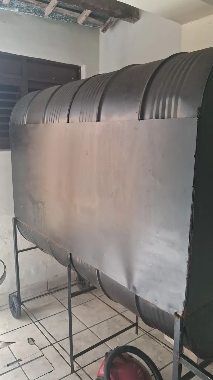 Churrasqueira para galetos e carnes