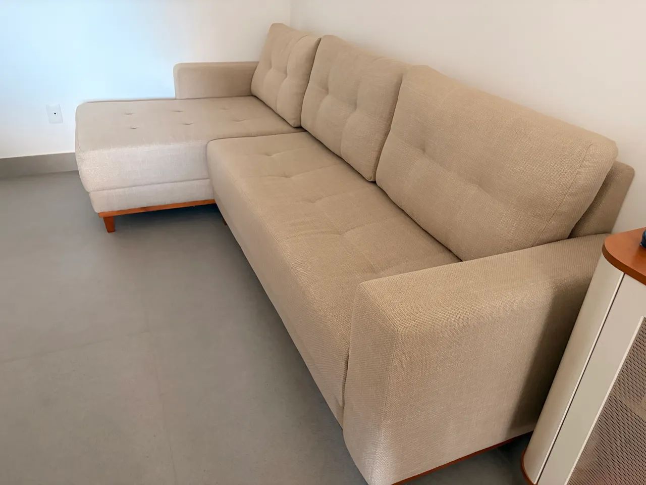 Sofá de linho com chaise - 2,80 m - Estado de NOVO - Foto 4