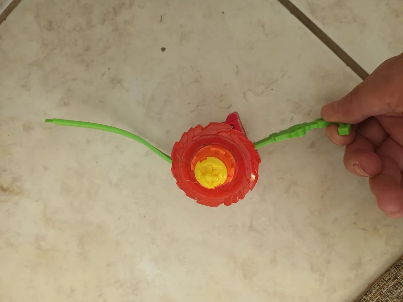 Beyblade plástico original completo - Foto 2