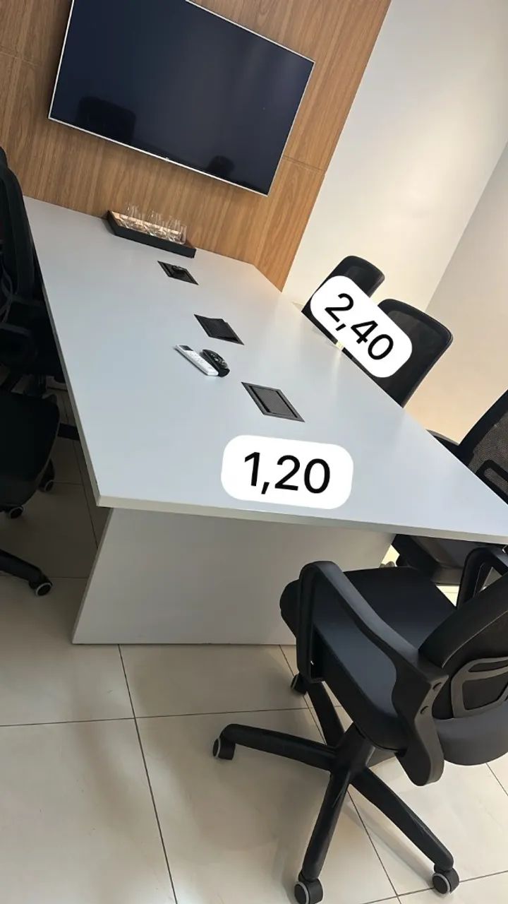 Mesa para sala de reuniões 