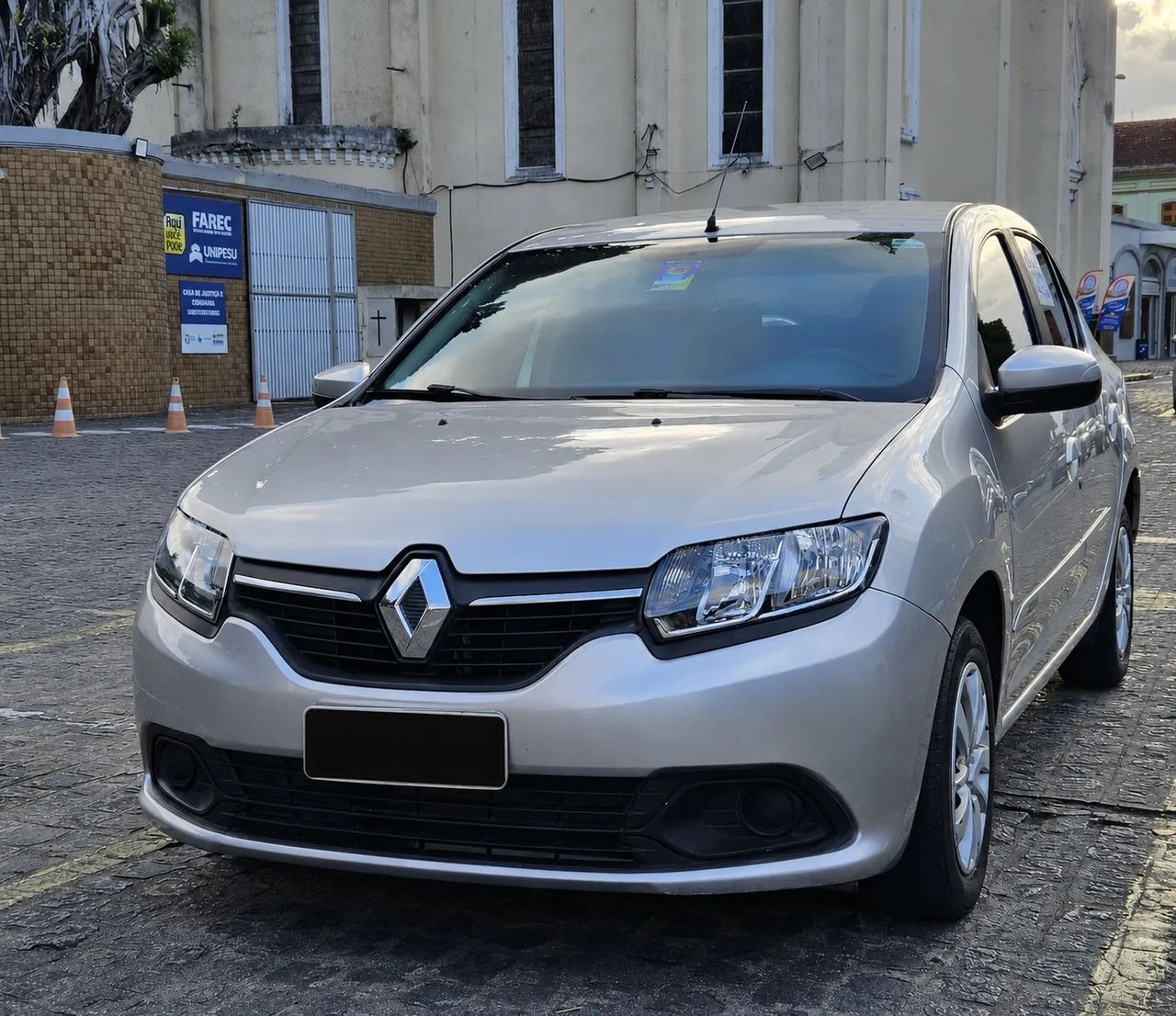 Renault Logan Expression Flex 1.0 12V 4P 2019 - Foto 4