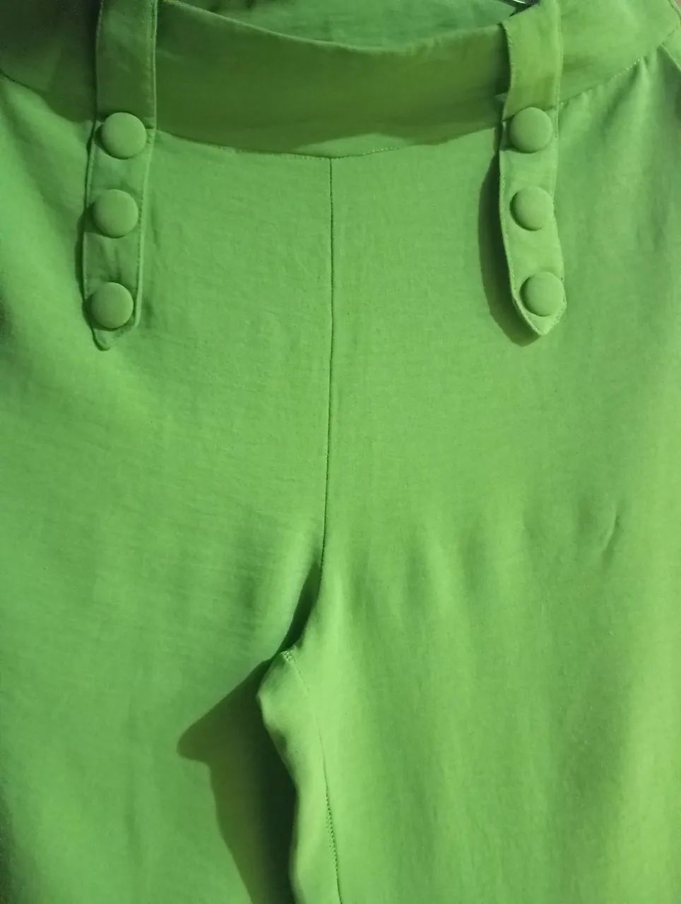 Calça verde, pouco usada - Foto 2