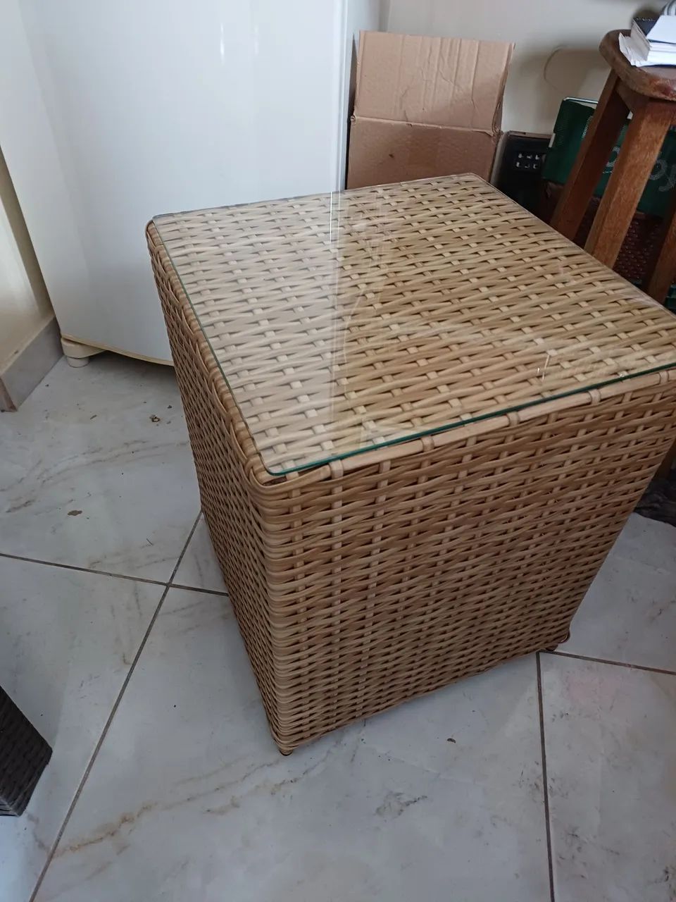 Mesa Lateral Cubo com tampo de vidro - Foto 3