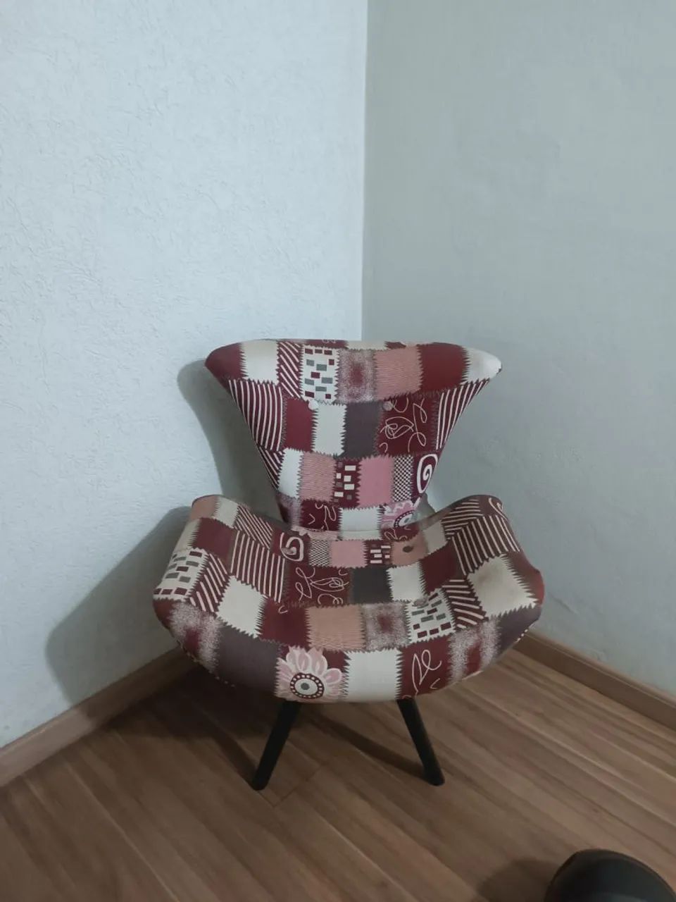 Poltrona retrô em tecido patcwork
