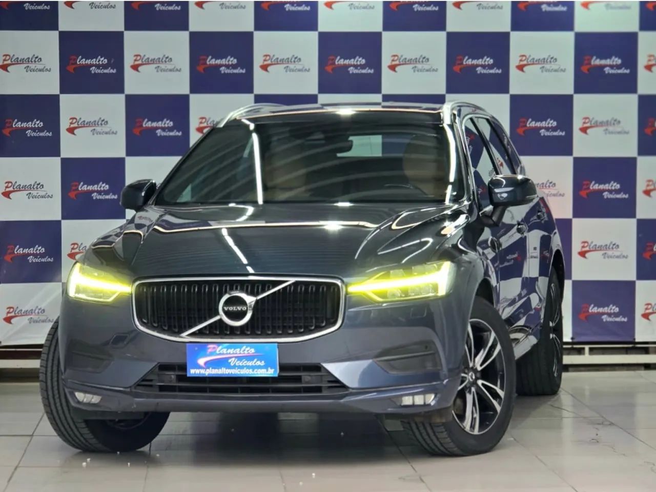 Volvo Xc60 XC 60 D-5 MOMENTUM 2.0 AWD Diesel 5p 2020