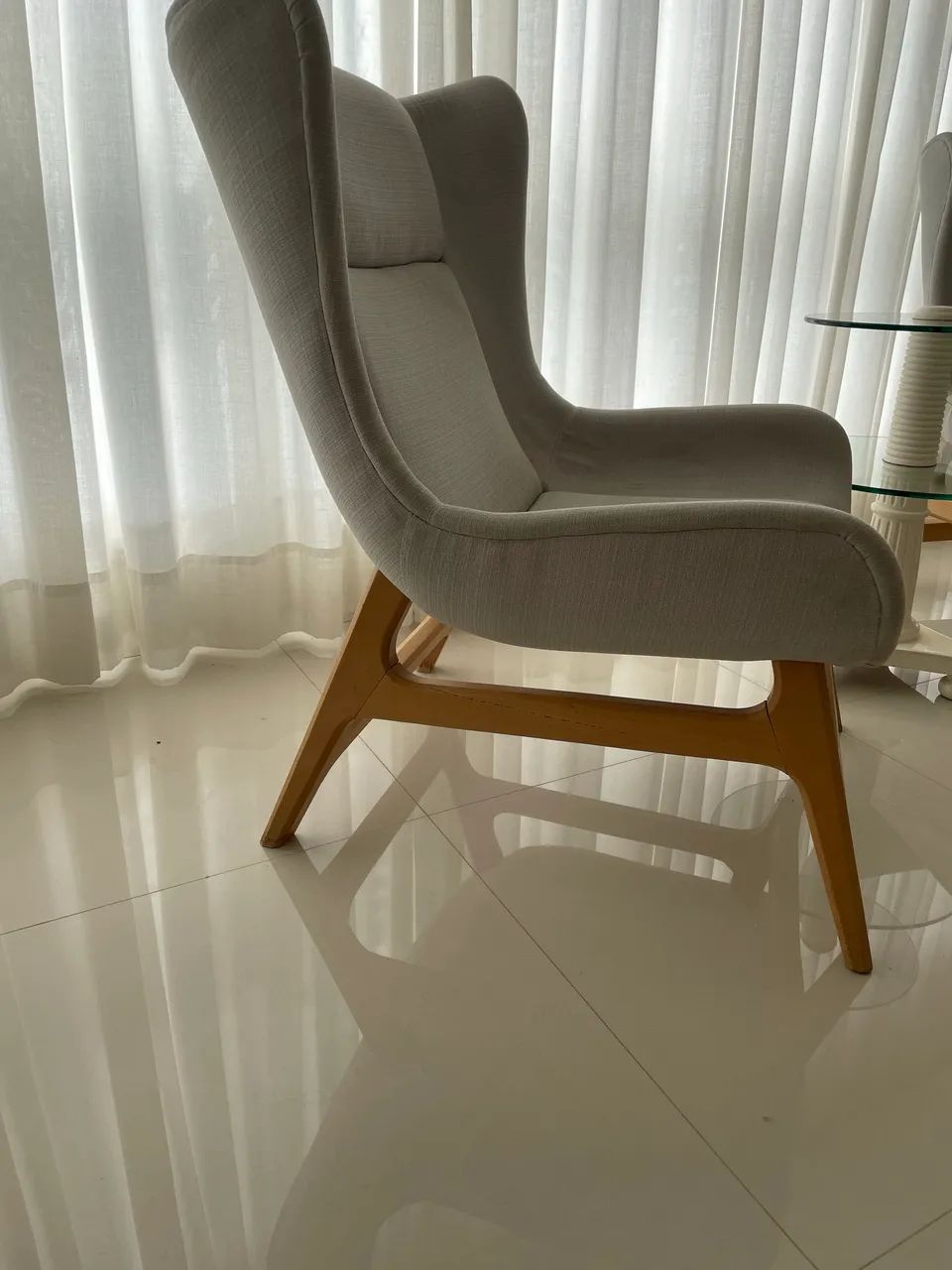 Cadeiras modernas de linho (Duas)