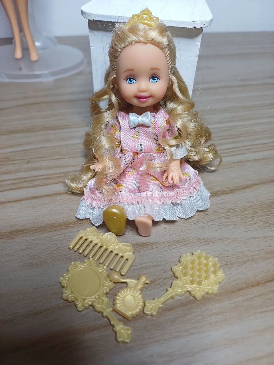 Lote princesa e a plebeia Kelly é assessórios  - Foto 2