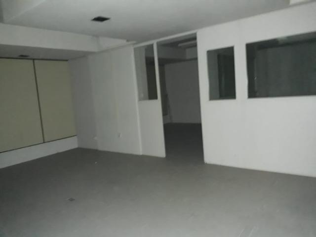 Lojão de 850m2 c/ Sobreloja e 2 Vagas no Ed. Marco, Centro - Direto com Proprietário - Foto 16