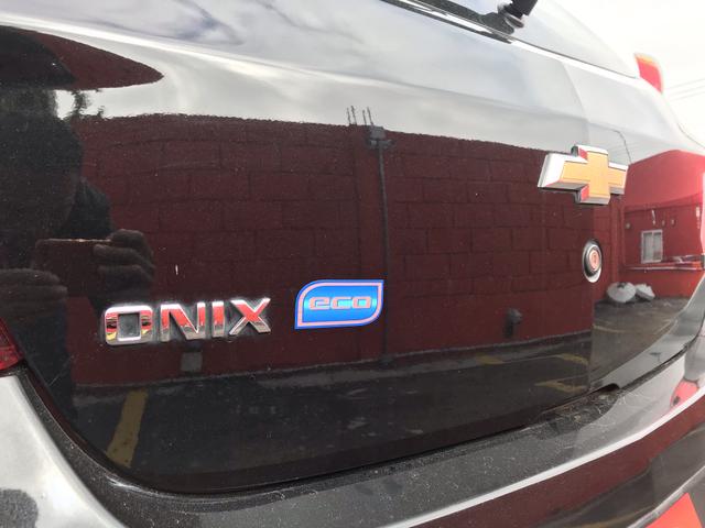 Onix Lt 2018 1.0 - Foto 12