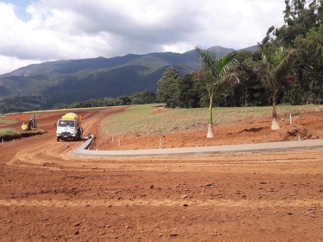 Terrenos há 4 km de Extrema e 90 km de SP com 7.900 de entrada