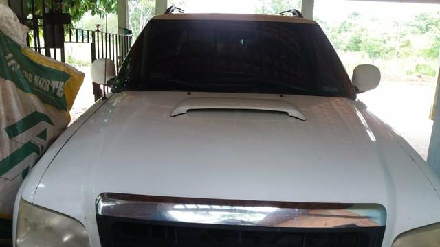 Caminhonete s10 executiva 2.8 4 pneu novos - Foto 2