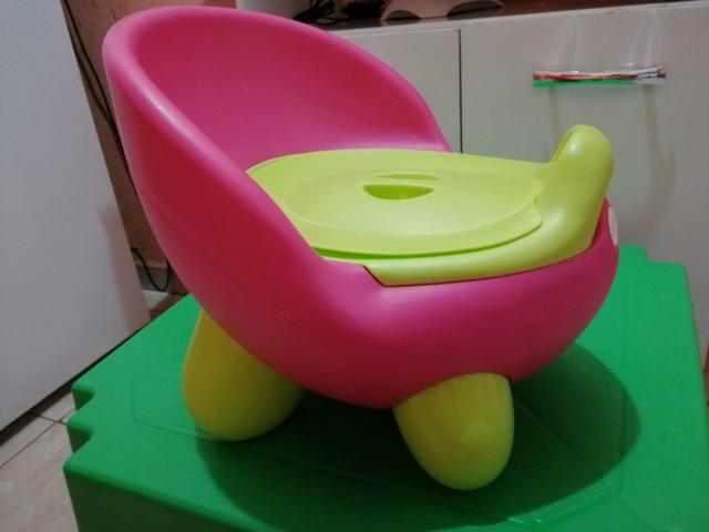 Vendo troninho infantil 2x1 da multikids baby - Foto 2