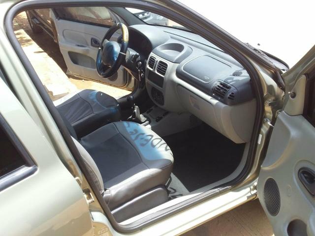 Renault clio flex 1.6 sedan 2006 5p 16v - Foto 3