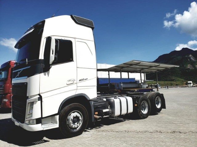 VOLVO FH 460 6X4 BRANCA 2017 C/PARCELAS