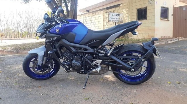 YAMAHA MT 09