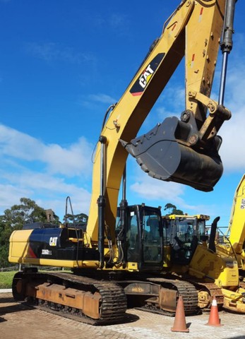 ESCAVADEIRA 336D 2L ANO 2017 MARCA KOMATSU - Foto 3