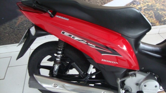 HONDA BIZ 125 EX 2015