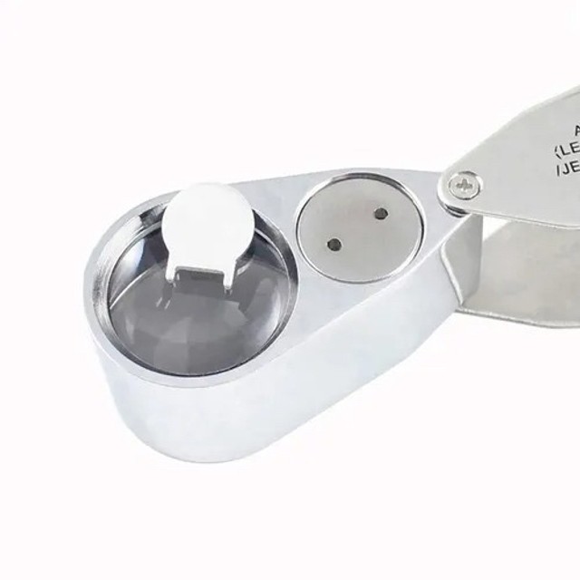 Lupa Mini com LED para jóias, moedas 40x Led Le-2057  - Foto 2