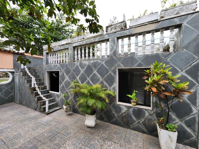 CASA DE 4 QUARTOS COM GARAGEM E QUINTAL AMPLO EM REALENGO - Foto 2