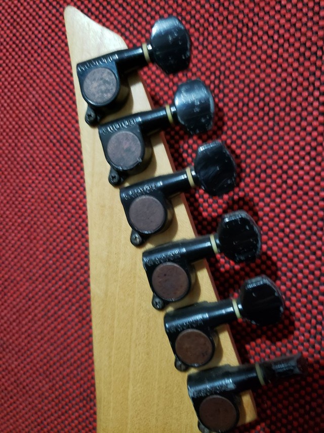 Guitarra Customizada Luthier Tarso Mogno Maciço Gotoh Custom Dolphin Antiga. - Foto 2