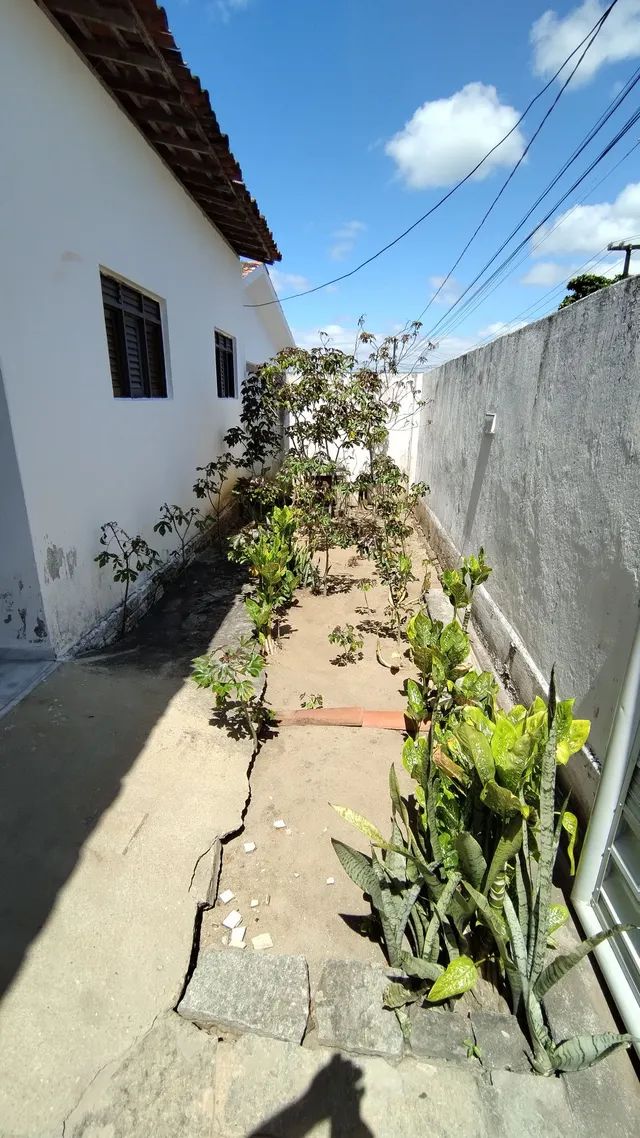 Vendo Casa 4/4 - Castelo Branco - Próximo a Praça  - Foto 2