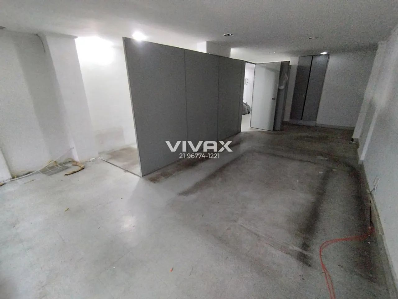 Méier - Rua Constança Barbosa - Sala Comercial Frente Rua Banheiro - 60 m² IPTU - Desocupa - Foto 2