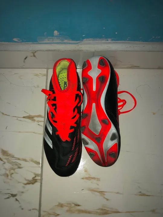 Chuteira Campo Adidas Predator 24 Academy Low Unissex - Preto+Branco - Foto 3