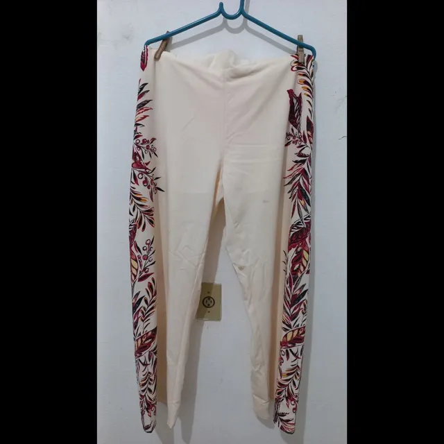 Calça Social Tecido Fino com Elástico na Cintura Feminina.