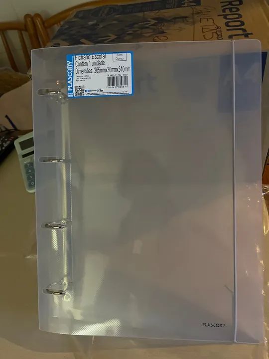 Fichário com 4 argolas 