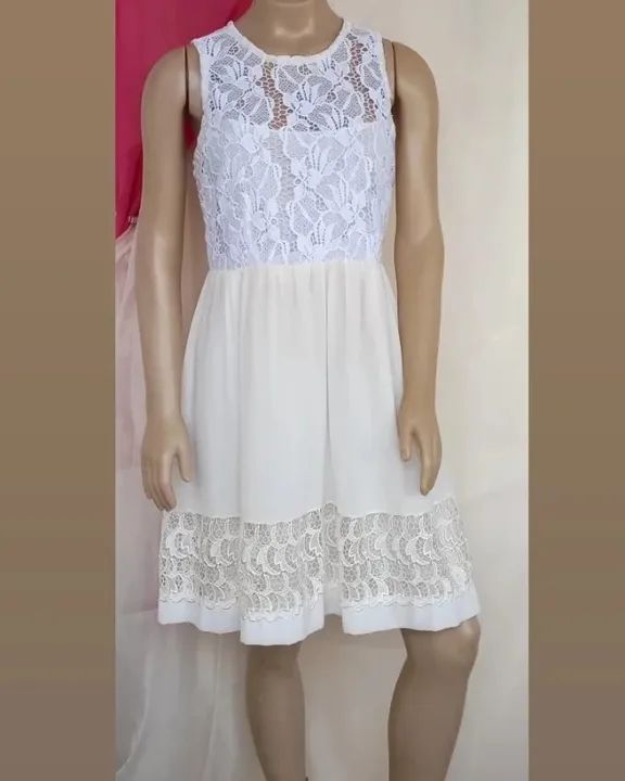 VESTIDO SOCIAL EM CREPE E RENDAO - Foto 2