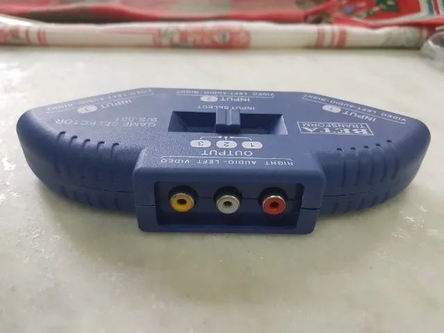 Adaptador com entrada de um AVI e saida para 3  - Foto 4