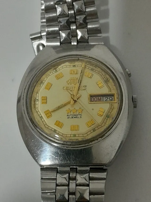Orient Automático fundo de cor Amarela