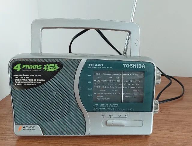 Rádio Portátil Antigo Toshiba 4 faixas  - Foto 3