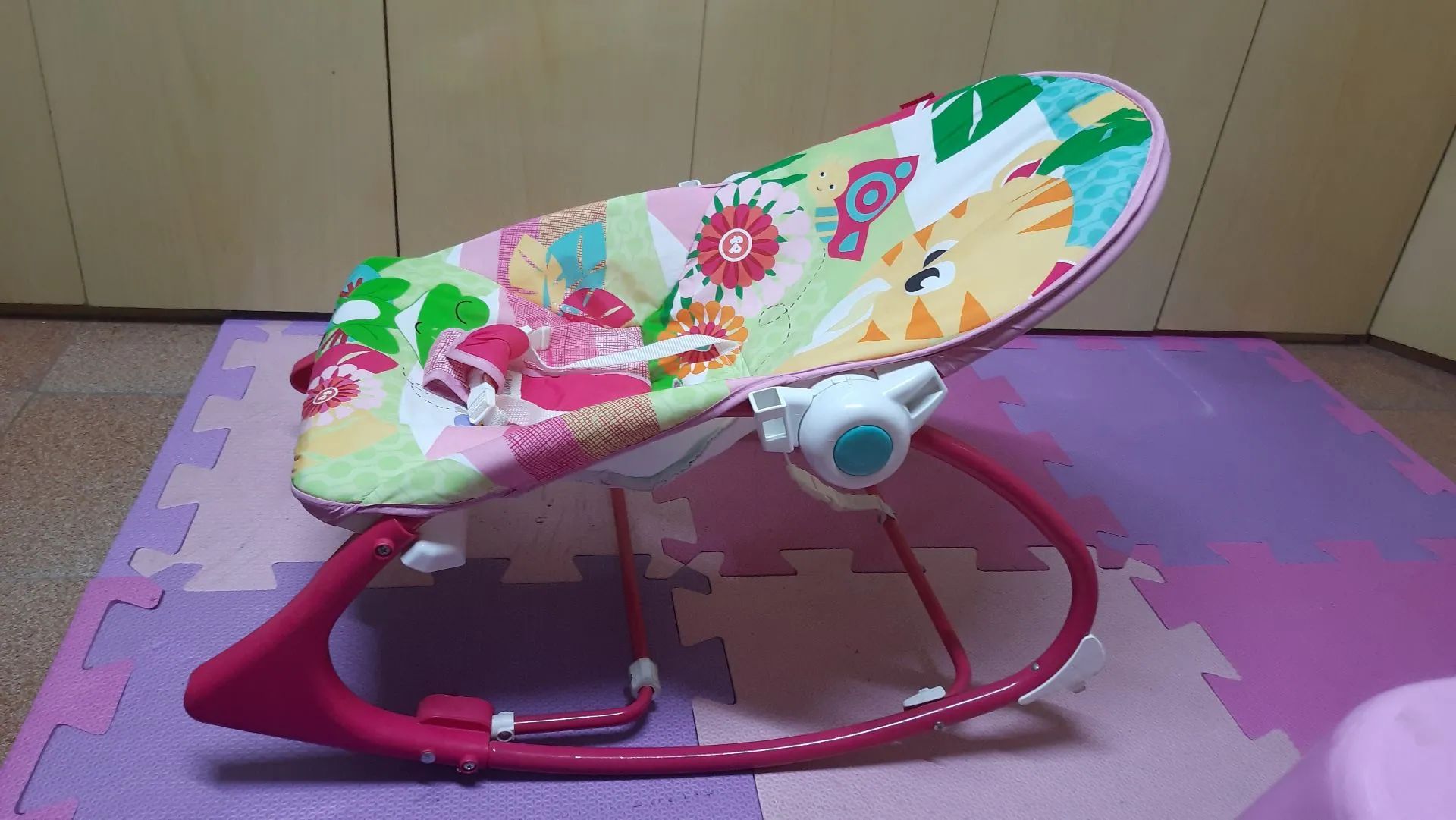 Cadeirinha de Bebê Fisher-Price - Divertida e Confortável Menina - Foto 2
