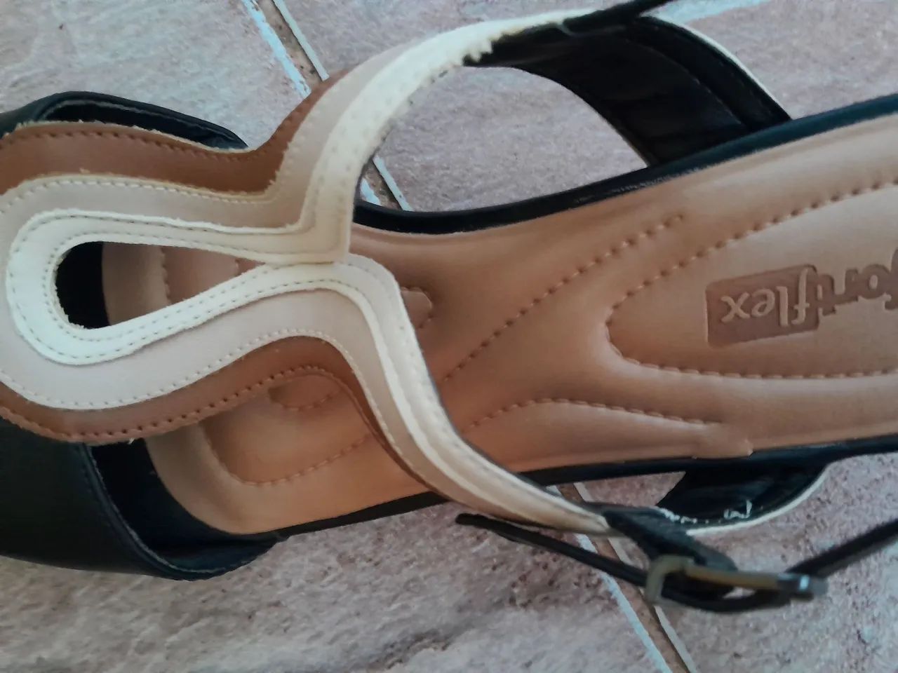 Sandalia linda comfortflex - Foto 2