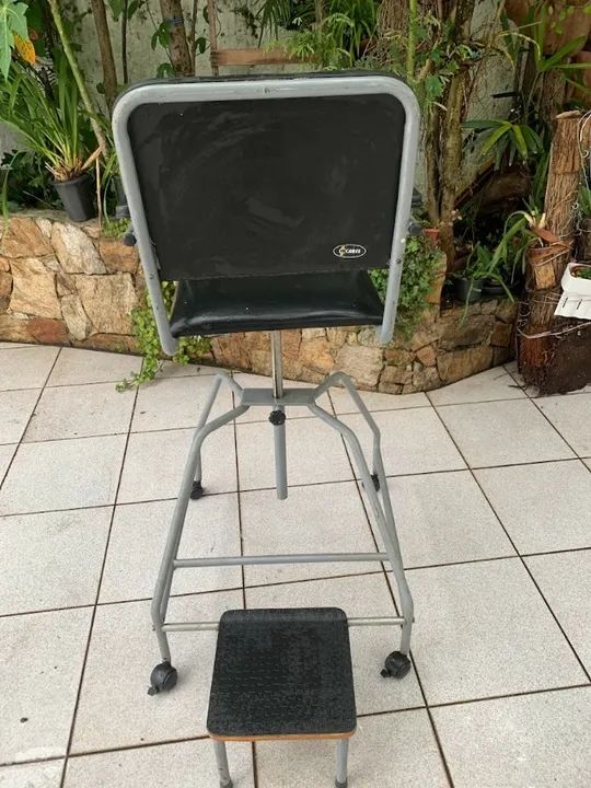 CADEIRÃO PARA TURBILHAO DE MENBROS INFERIORES MARCA CARCI EXCELENTE SEMI NOVO - Foto 4