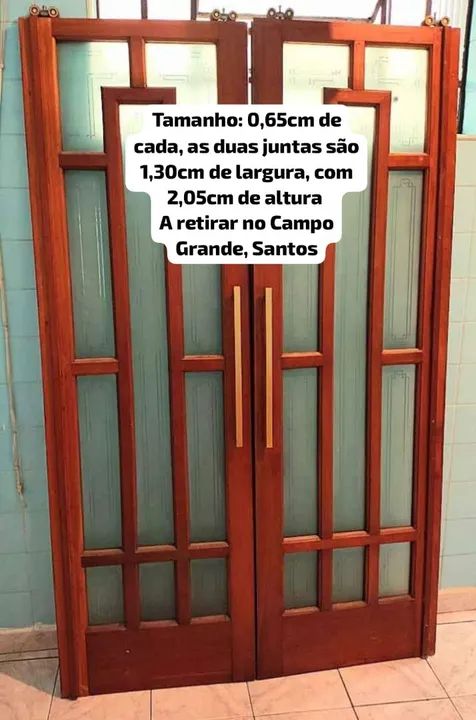 Porta de madeira com vidro jateado 